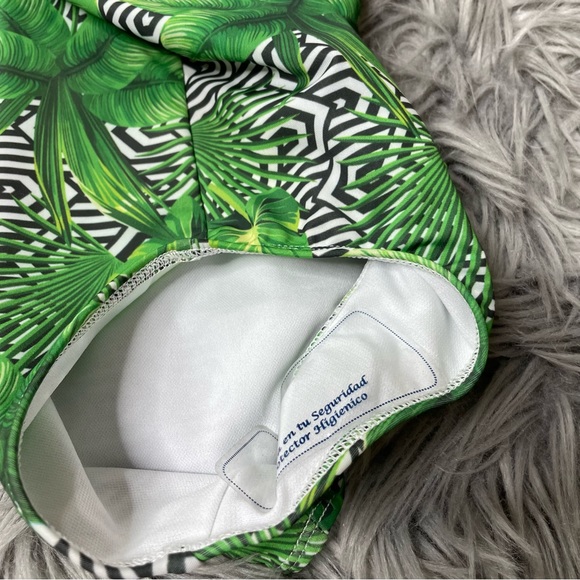 Dot dot smile leaf one piece | NWT | - Picture 4 of 6